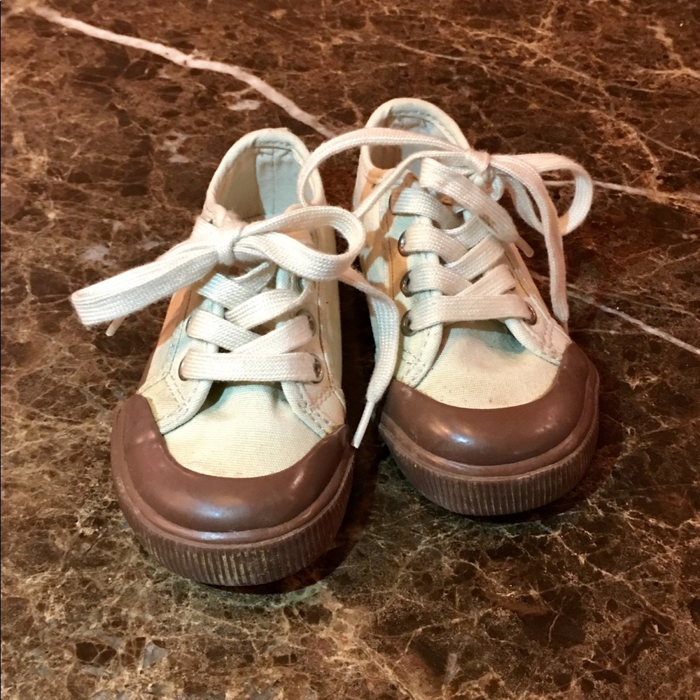 GAP Lace Up Sneakers Size 6